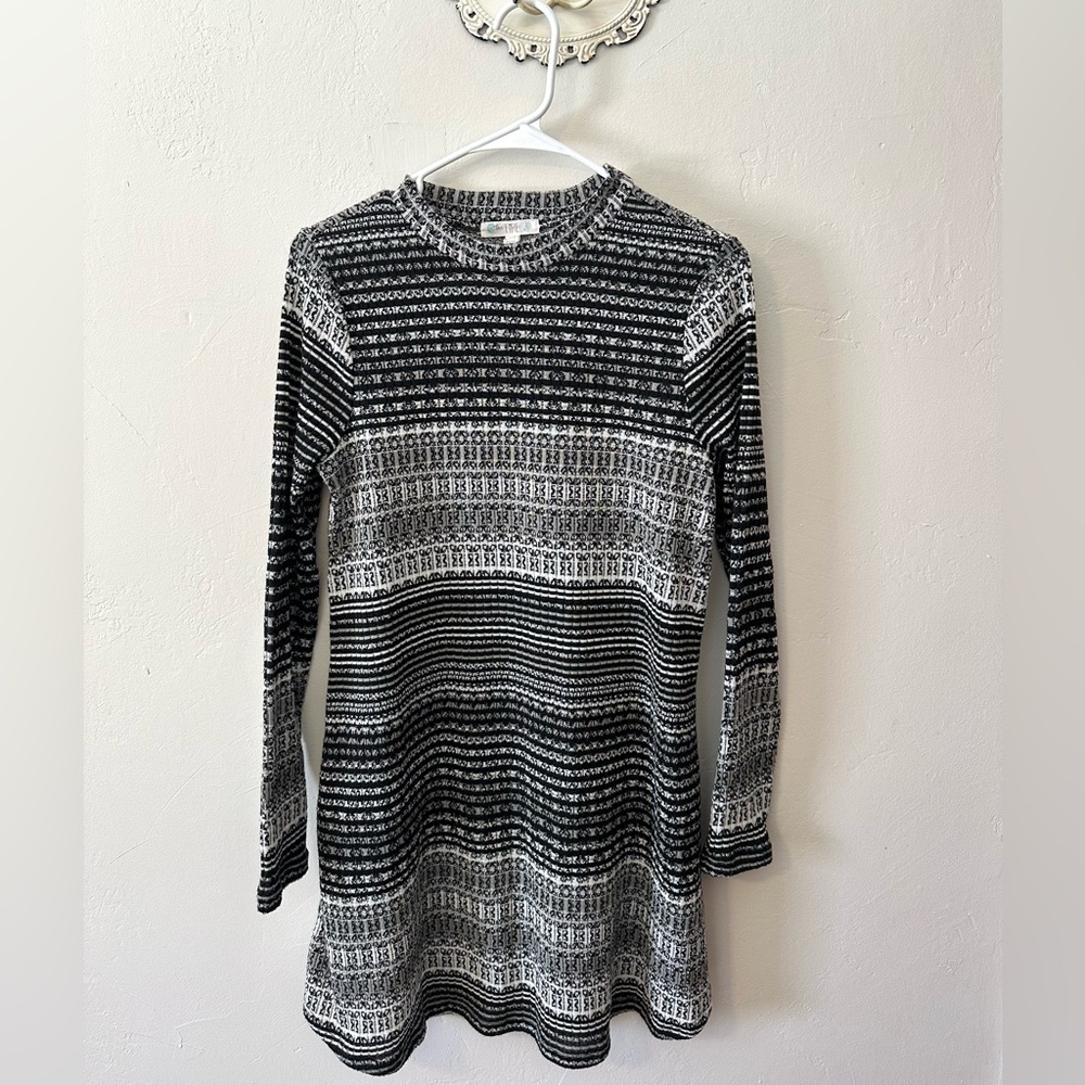 Women’s size M Love Fire patterned midi scoopneck sweater dress